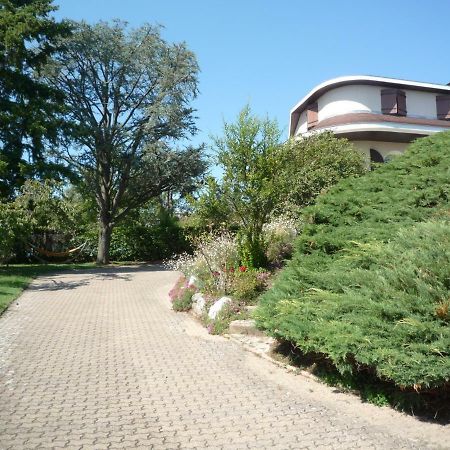 La Maison Des Bonheurs Bed & Breakfast Rillieux-la-Pape ภายนอก รูปภาพ
